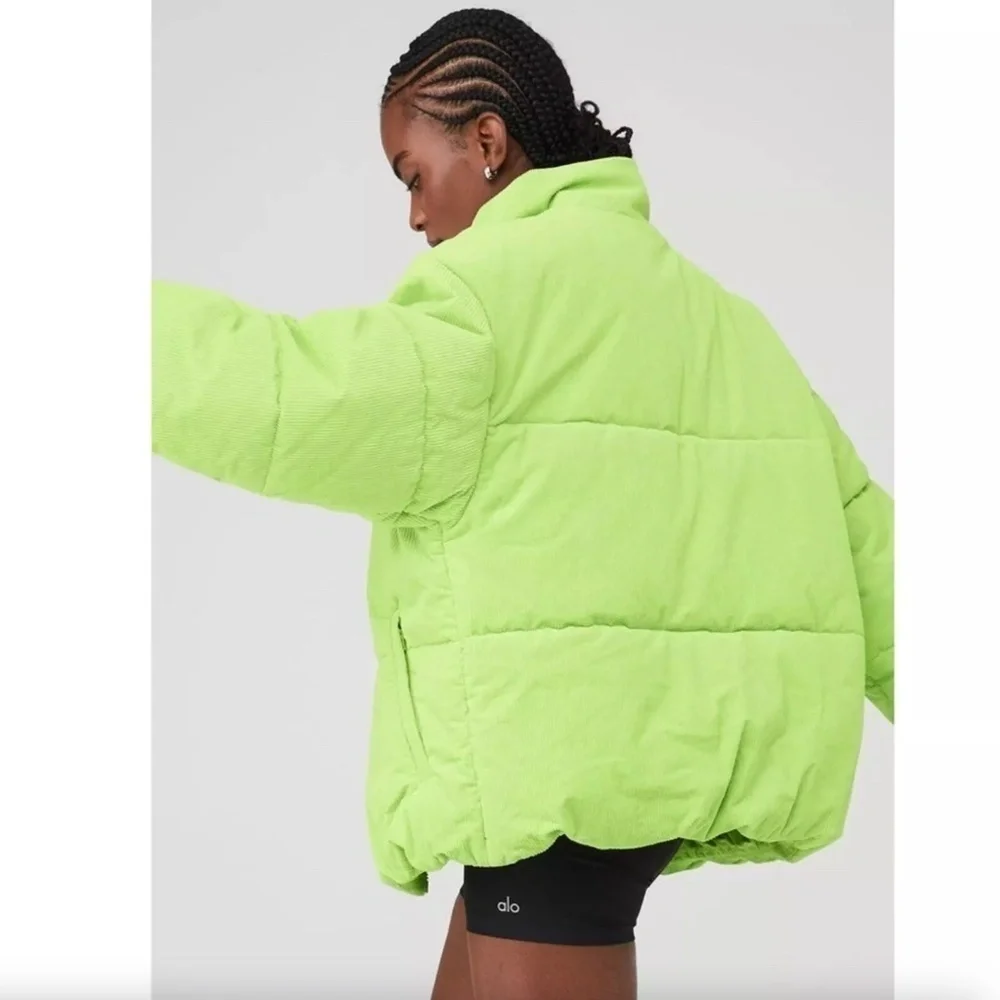 Alo Yoga Corduroy Stage Puffer in Celery Green Unisex Cotton Blend Size XXL